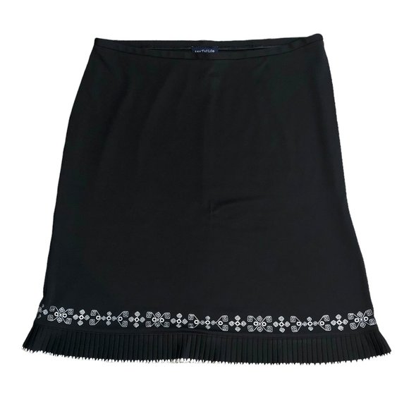 Ann Taylor Dresses & Skirts - Ann Taylor Petites Black and White Embroidered Pleated Skirt